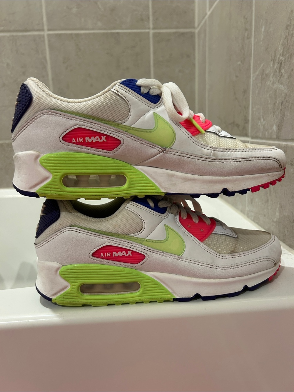 Nike Air Max Tennis Shoes